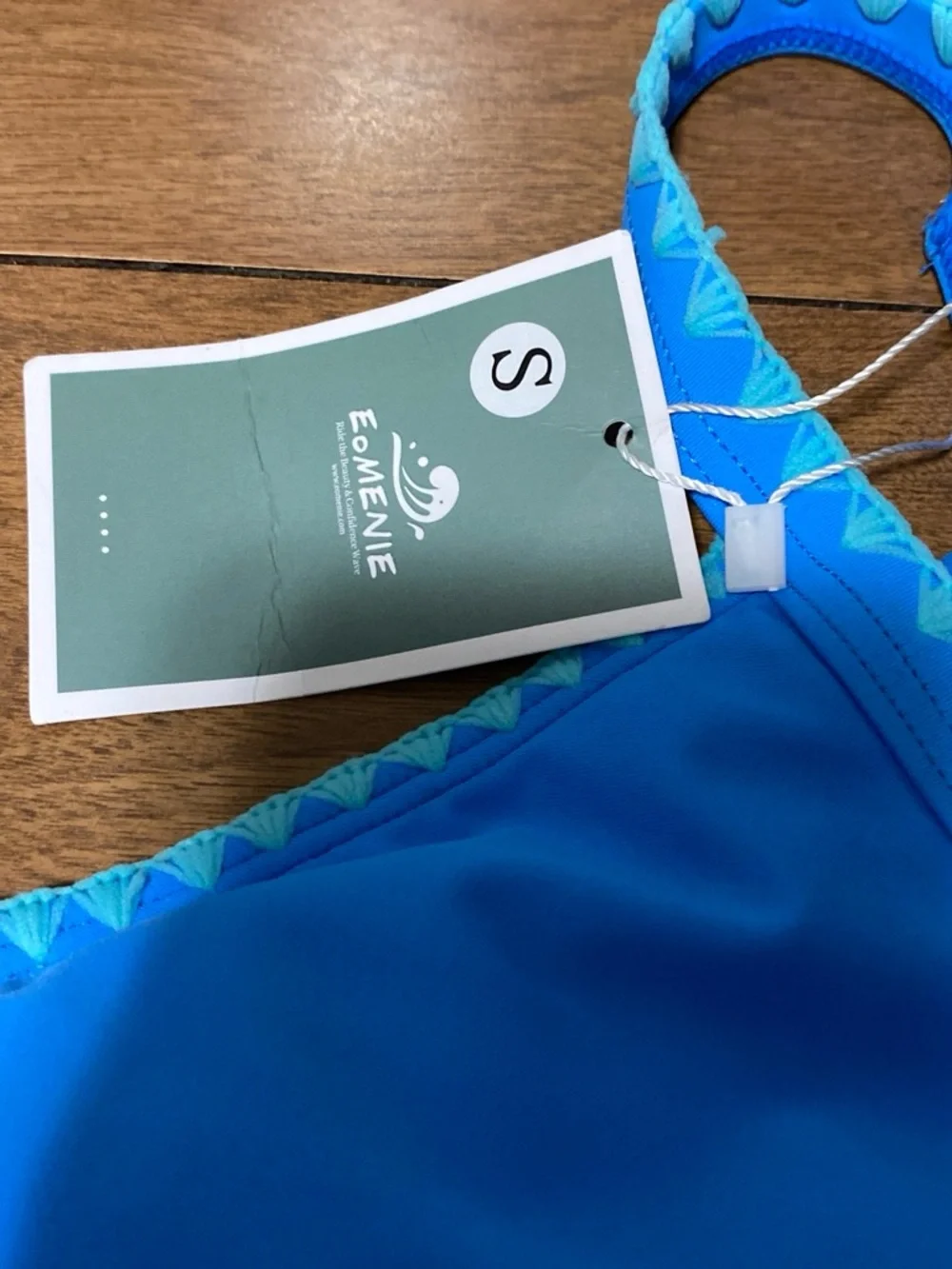 Eomenie vibrant blue